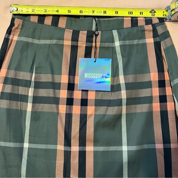 New with tags 🏷️ Wrap over button check mini skirt - Picture 3 of 6